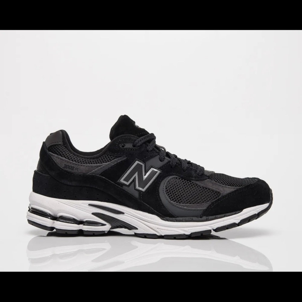 Brand New New Balance 2002r Black/Gunmetal Size 11.5